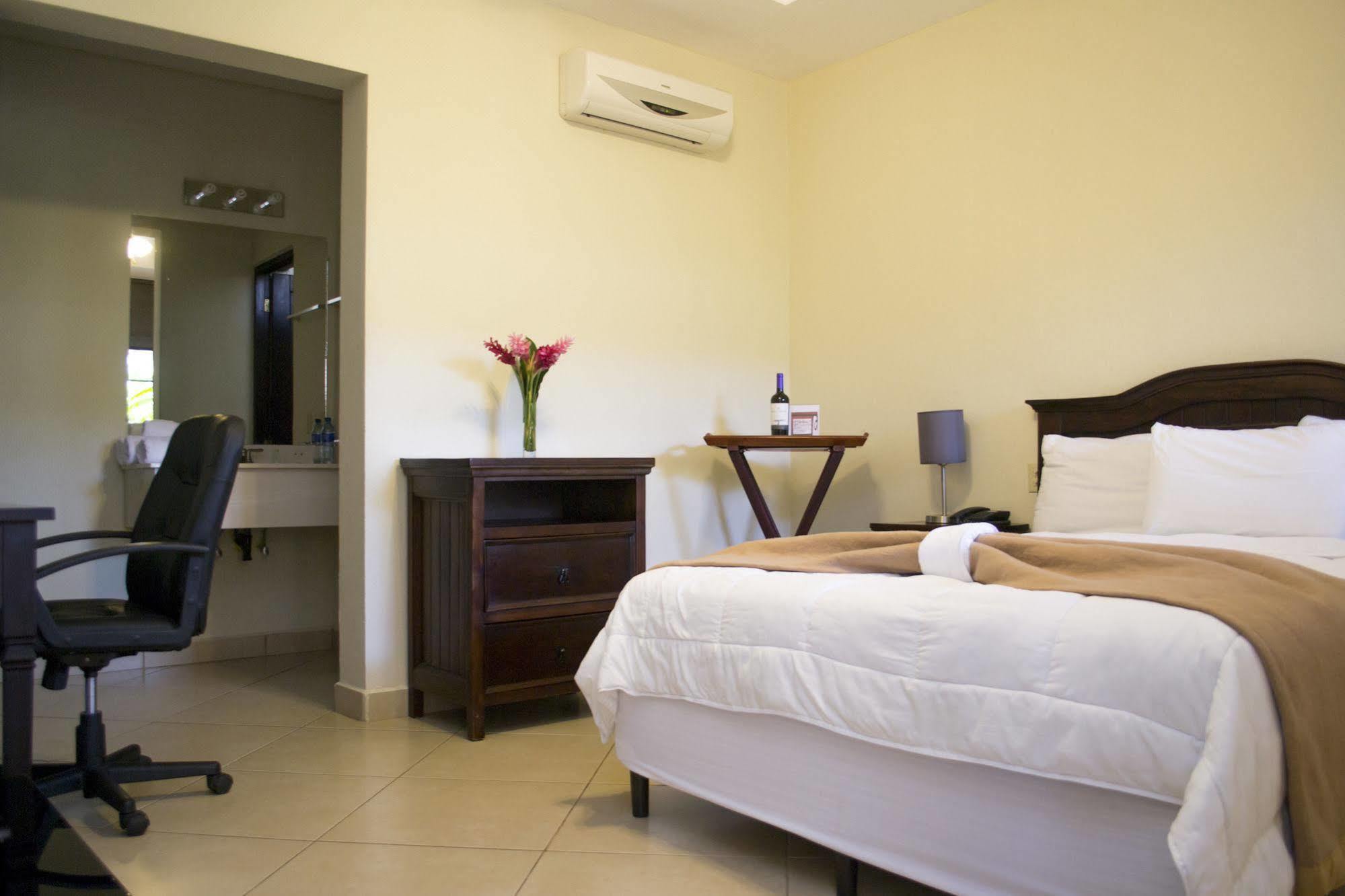 Farallones Hotel Chinandega Kültér fotó